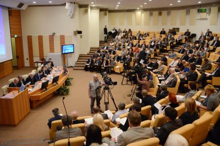 Коммунисты в Госдуме проводят парламентские слушания, посвященные развитию геологической отрасли