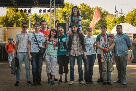 Москва. В День защиты детей комсомольцы организовали детский праздник