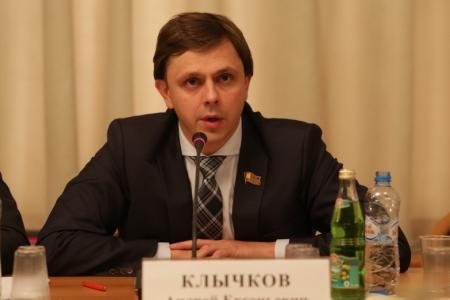 Сбережение культуры – вопрос национальной безопасности. Фракция КПРФ провела в Госдуме круглый стол о государственной культурной политике