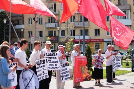Саратовские коммунисты провели митинг против разгула полицейщины 