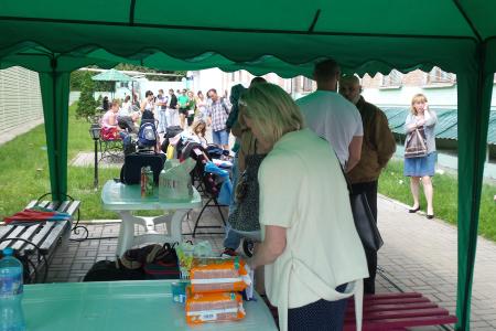 Коммунисты и комсомольцы Белгородской области оказывают систематическую помощь беженцам с Юго-Востока Украины