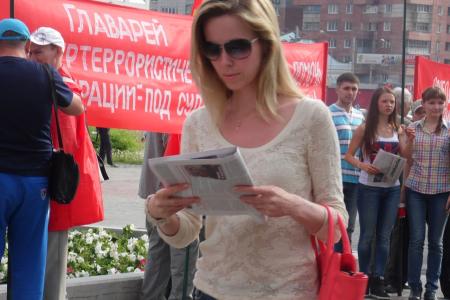 «Остановить кровавую бойню на Украине!». Пермские коммунисты провели пикет в защиту жителей Юго-Востока Украины