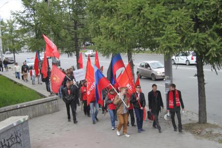 Омская область. Комсомольцы организовали шествие и митинг в поддержку ополчения Юго-Востока Украины