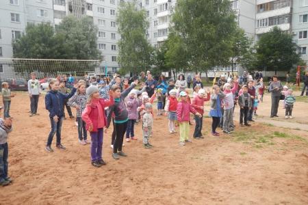 В Великом Новгороде при поддержке руководителя фракции КПРФ в Думе Великого Новгорода О. А. Ефимовой прошёл спортивный праздник для детей