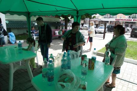 Коммунисты Белгородской области оказывают посильную помощь беженцам из юго-востока Украины