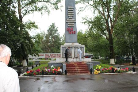 Рязанская область. Сасовские коммунисты 22 июня возложили цветы к Вечному огню