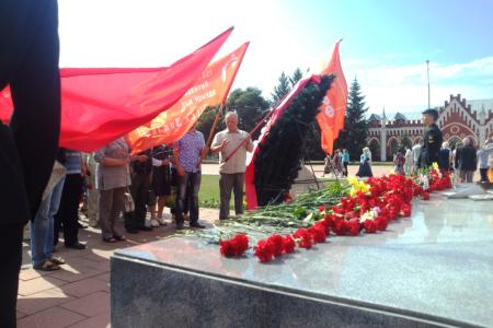 Амурские коммунисты 22 июня провели возложения цветов к памятникам воинам-амурчанам