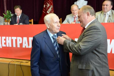 Коммунисты на переднем крае борьбы за экономические и социальные права трудящихся