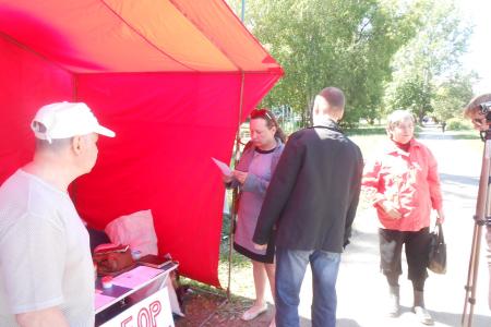 В Пермский пункт сбора гуманитарной помощи юго-востоку Украины начали поступать первые пожертвования от жителей города