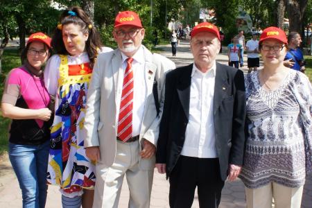 Курган. В День защиты детей коммунисты провели эстафету добрых дел