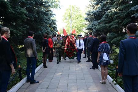 Коммунисты на переднем крае борьбы за экономические и социальные права трудящихся