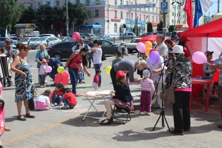 «Спасем детей Донбасса!». Калужские коммунисты отметили День защиты детей сбором гуманитарной помощи Донецкой и Луганской Народным Республикам