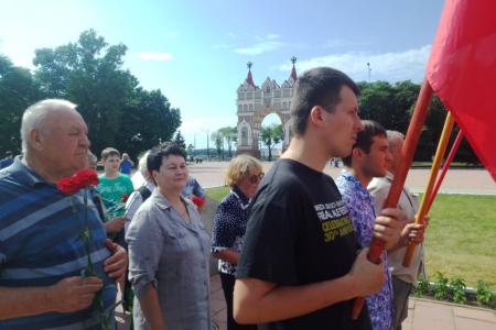 Амурские коммунисты 22 июня провели возложения цветов к памятникам воинам-амурчанам