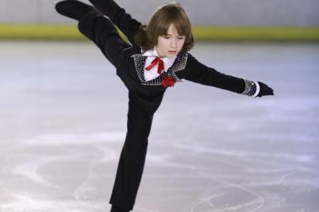 Юные фигуристы спортклуба КПРФ выступят на международных соревнованиях во Франции