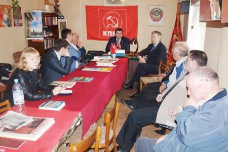 Депутат-коммунист Олег Лебедев провел прием избирателей в городе Кимовске Тульской области