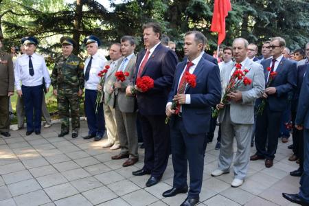 Коммунисты на переднем крае борьбы за экономические и социальные права трудящихся