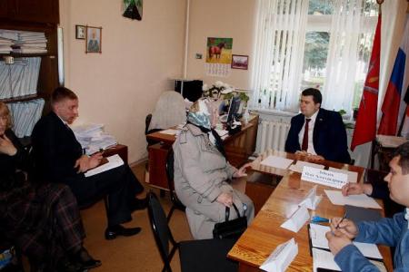 Депутат-коммунист Олег Лебедев провел прием избирателей в городе Кимовске Тульской области