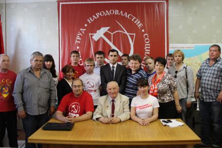 Молодые коммунисты организовали межрегиональный комсомольский автопробег по маршруту «Саратов-Самара-Пенза»