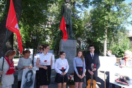 «За великого Пушкина! За великий русский язык!». Коммунисты в Перми отметили День русского языка 