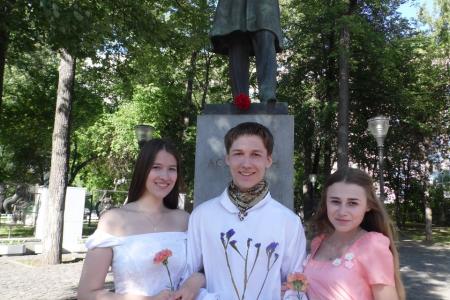 «За великого Пушкина! За великий русский язык!». Коммунисты в Перми отметили День русского языка 