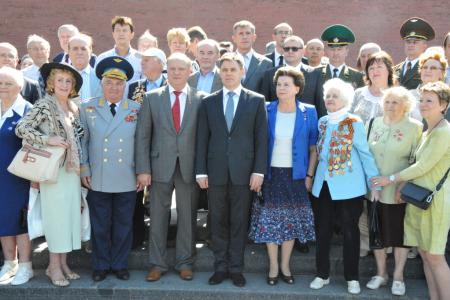 К 70-летию освобождения Белоруссии! Г.А. Зюганов возложил цветы к Могиле неизвестного солдата у Кремлевской стены