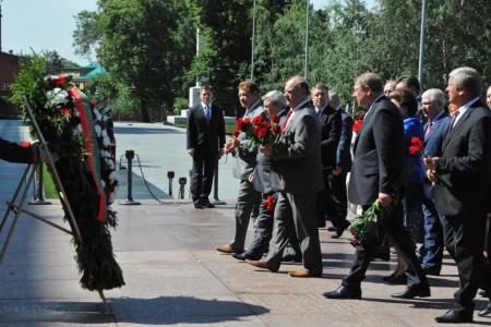 К 70-летию освобождения Белоруссии! Г.А. Зюганов возложил цветы к Могиле неизвестного солдата у Кремлевской стены