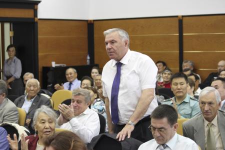 "Мы - на правильном пути и делаем очень большое дело!" Репортаж о проведении семинара партийного актива КПРФ Дальневосточного федерального округа