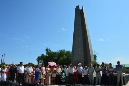 Благодаря помощи Калмыцкого рескома КПРФ в Лагани открыли мемориал ликвидаторам Чернобыльской аварии