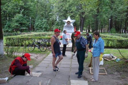 Ленинградская область. Коммунисты организовали субботник в городе Сланцы