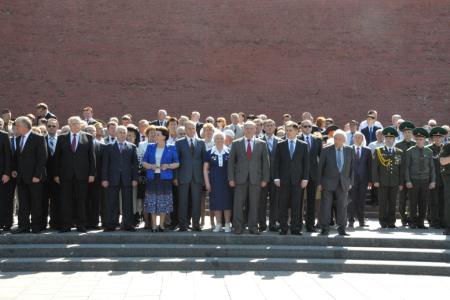 К 70-летию освобождения Белоруссии! Г.А. Зюганов возложил цветы к Могиле неизвестного солдата у Кремлевской стены