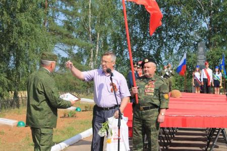 "Никто не забыт, ничто не забыто". А.А. Рогов принял участие в церемонии захоронения советских воинов на мемориале в Псковской области