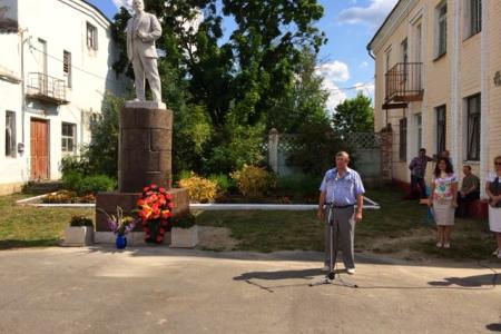 Калужская область. Состоялось открытие памятника В.И.Ленину в селе Барятино