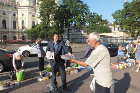 Бороться и убеждать! Коммунисты Санкт-Петербурга продолжают активную работу по агитации жителей города на Неве в пользу Компартии