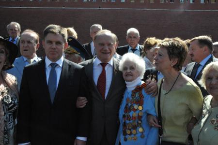 К 70-летию освобождения Белоруссии! Г.А. Зюганов возложил цветы к Могиле неизвестного солдата у Кремлевской стены