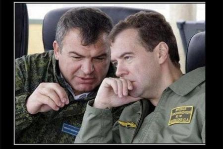 В.Ф.Рашкин и С.П.Обухов обратили внимание следствия по делу Сердюкова на показания Васильевой, подтвердившей вину своего бывшего начальника