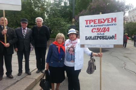 «Требуем суда над бандеровцами!». Митинг мурманских коммунистов