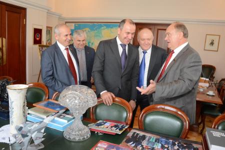 Г.А. Зюганов встретился в Москве с главой Карачаево-Черкесской республики Р.Б. Темрезовым