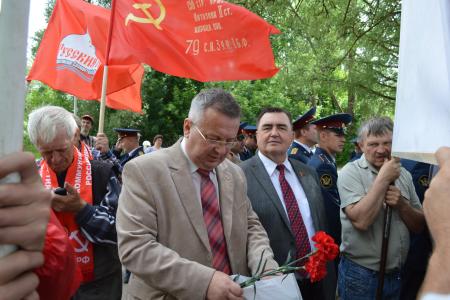 Псковская область. Кандидат в губернаторы от КПРФ А.А. Рогов поздравил псковичей с 70-летием освобождения от немецко-фашистской оккупации