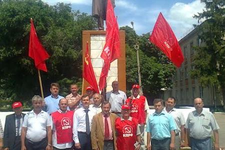 Воронежская область. Депутаты-коммунисты посетили поселок Кантемировка