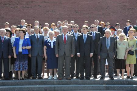 К 70-летию освобождения Белоруссии! Г.А. Зюганов возложил цветы к Могиле неизвестного солдата у Кремлевской стены