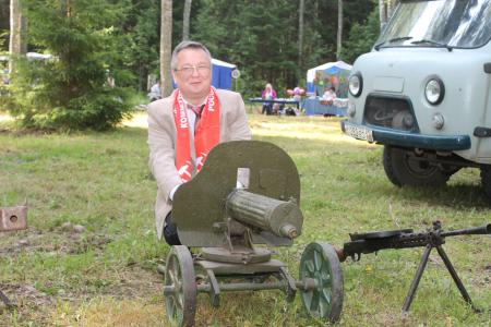 Дорогами партизанской славы. Кандидат в губернаторы Псковской области Александр Рогов посетил Курган дружбы