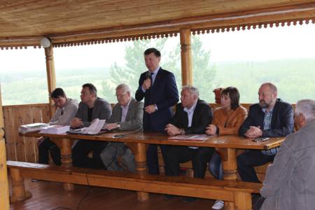 "Мы - на правильном пути и делаем очень большое дело!" Репортаж о проведении семинара партийного актива КПРФ Дальневосточного федерального округа