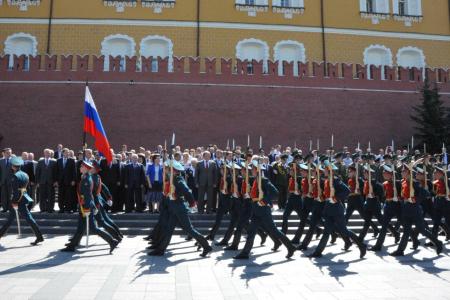 К 70-летию освобождения Белоруссии! Г.А. Зюганов возложил цветы к Могиле неизвестного солдата у Кремлевской стены