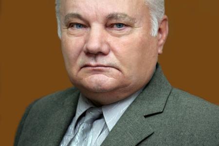 Курганская область. Кандидат в губернаторы от КПРФ И.П. Евгенов сдал в избирком на проверку пакет документов для преодоления «муниципального фильтра»
