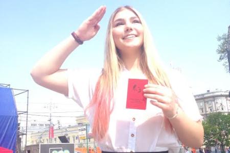 "Железная девочка" и комсомолка Марьяна Наумова посетит с "визитом мира" Дамаск 
