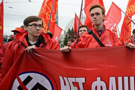Свердловские комсомольцы приняли участие в марше «Антикапитализм-2014»