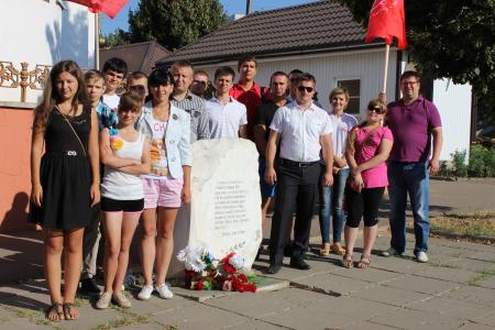 Комсомольцы Белгородской, Курской и Орловской областей провели автопробег, посвященный дню освобождения двух городов-побратимов Белгорода и Орла