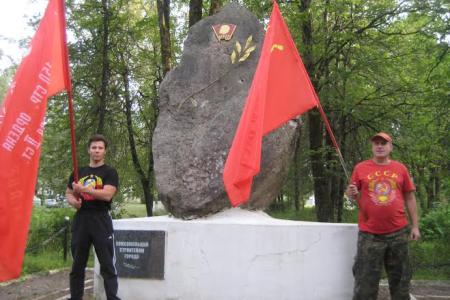 Власти преходящи, благодарная память – вечна!  Коммунистический субботник в городе Сланцы Ленинградской области