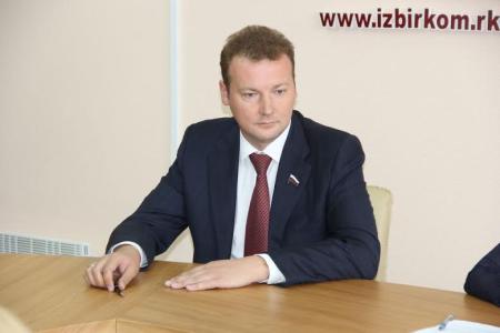 А.А. Андреев сдал в избирательную комиссию документы для регистрации в качестве кандидата на должность главы Республики Коми