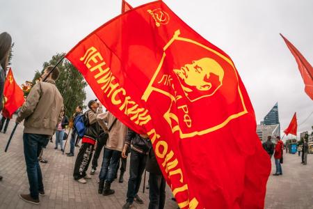 Свердловские комсомольцы приняли участие в марше «Антикапитализм-2014»